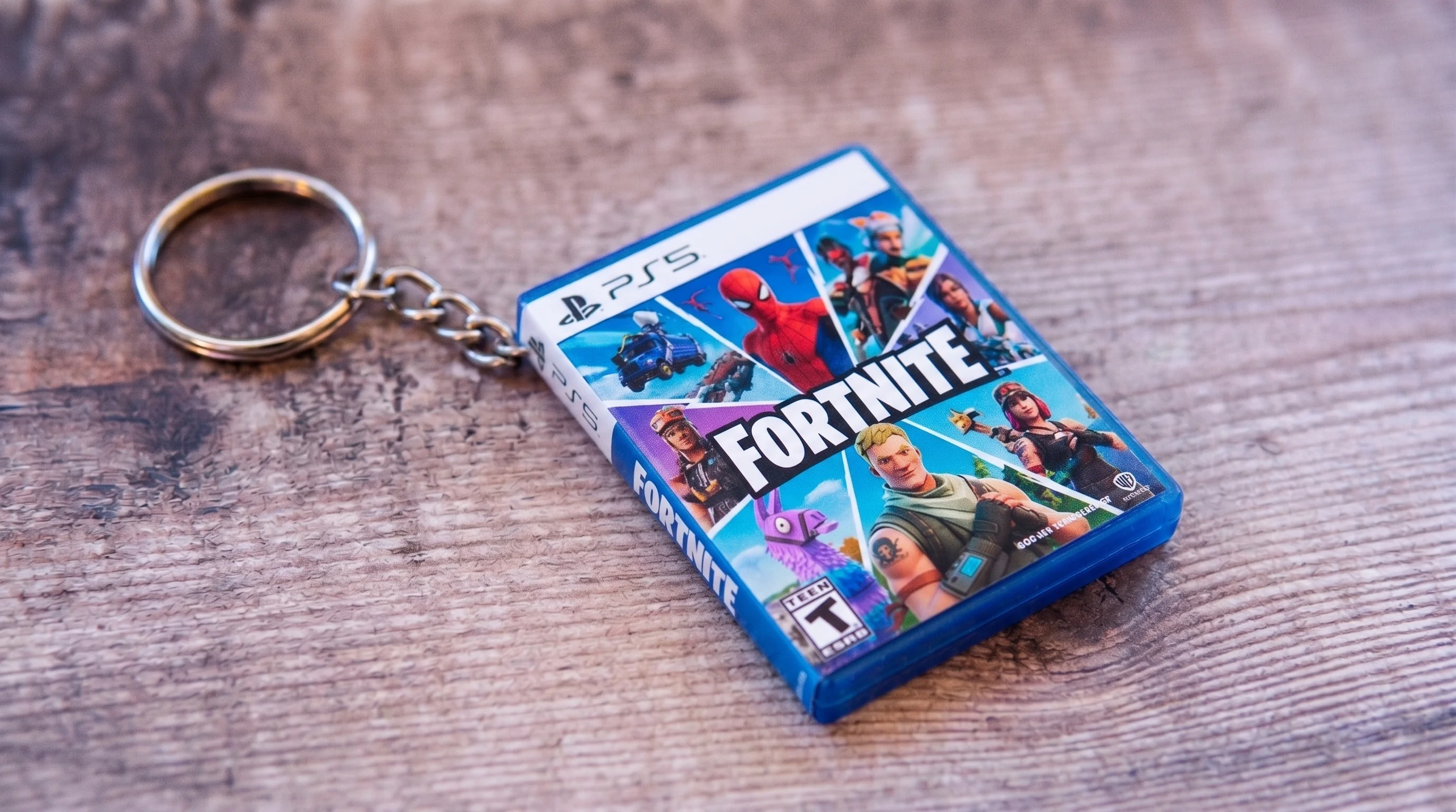 Llavero Fortnite Mini Case Llavero mini caja juego Fortnite PS5 con skins Spider-Man y personajes