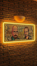 Breaking Bad, Walter White, Jesse Pinkman, Heisenberg, Los Pollos Hermanos, serie de culto, decoración moderna, cuadro neón LED, Wall Art personalizado, arte urbano, regalo para fans de series, iluminación LED decorativa, cartel neón Breaking Bad, regalo original militar, cuadro personalizado España.